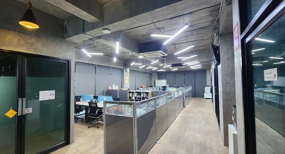 For sale 8 bedrooms office in Bang Khen, Bangkok