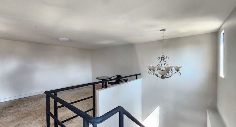 For rent 4 bedrooms house in Watthana, Bangkok