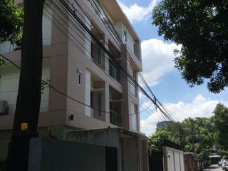 For rent 4 bedrooms house in Watthana, Bangkok