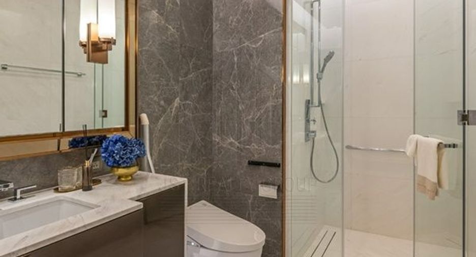 For sale 1 bed condo in Pathum Wan, Bangkok