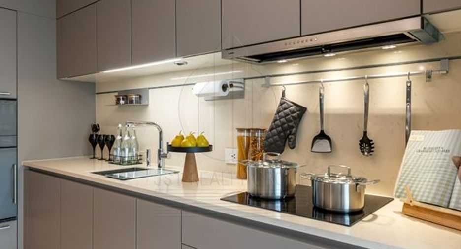 For sale 1 bed condo in Pathum Wan, Bangkok