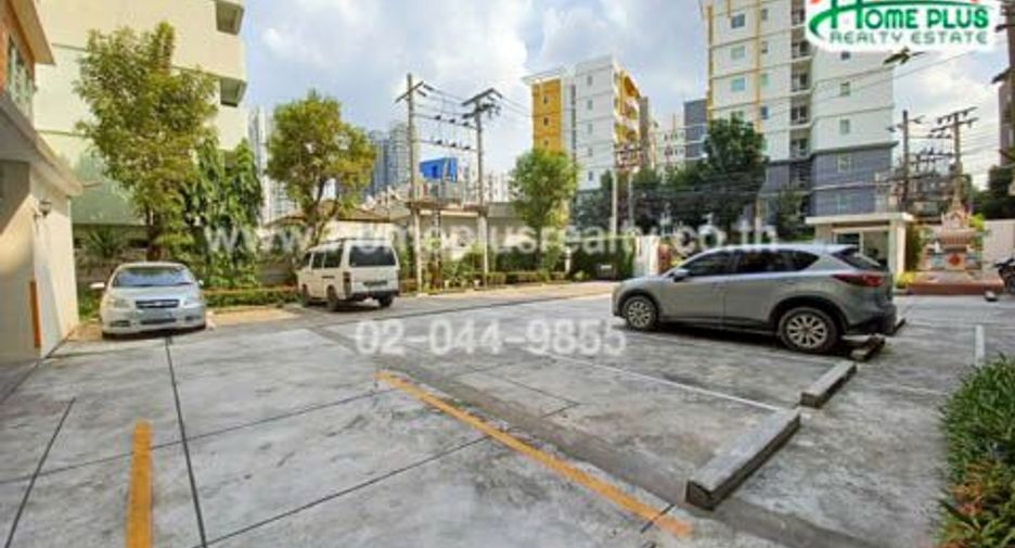 For sale 1 bed condo in Phra Khanong, Bangkok