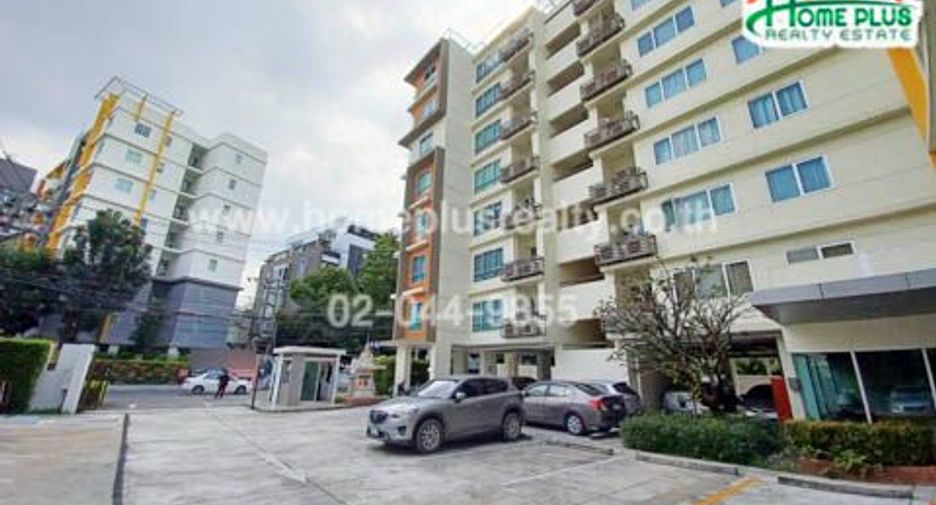 For sale 1 bed condo in Phra Khanong, Bangkok