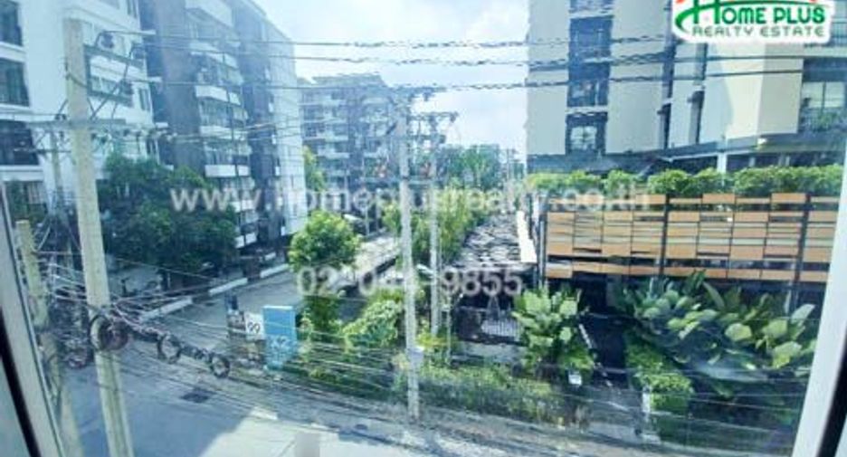 For sale 1 bed condo in Phra Khanong, Bangkok