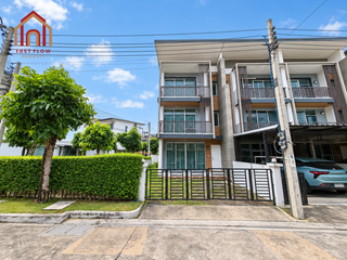 For rent and for sale 3 bedrooms townhouse in Bang Khun Thian, Bangkok
