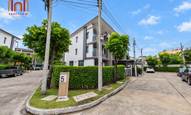 Reihenhaus zur Miete und zum Kauf mit 3 Zimmer in Bang Khun Thian, Bangkok