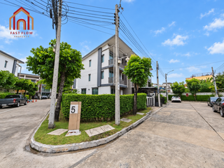 For rent and for sale 3 bedrooms townhouse in Bang Khun Thian, Bangkok