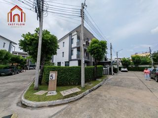 For rent and for sale 3 bedrooms townhouse in Bang Khun Thian, Bangkok