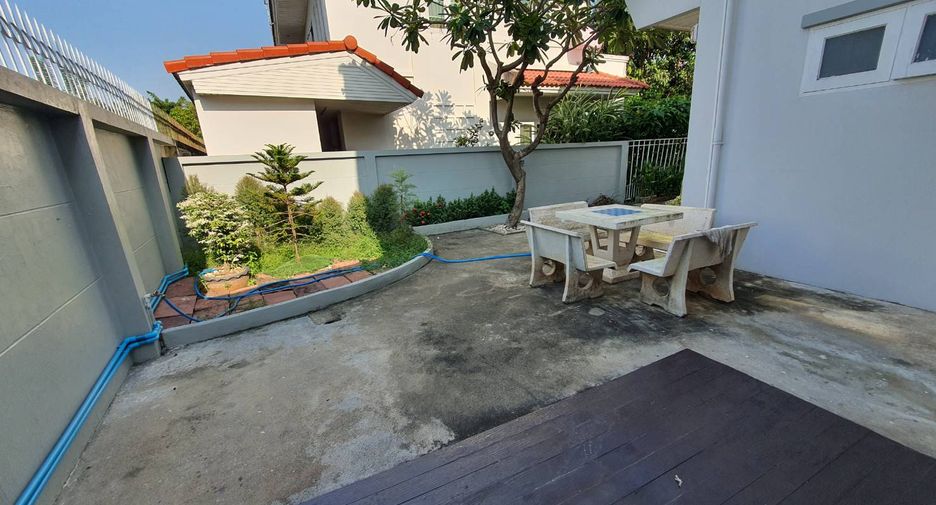 For rent 3 bed house in Mueang Nonthaburi, Nonthaburi