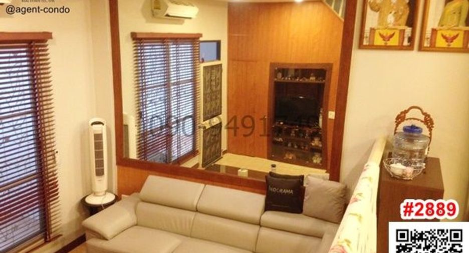 For rent 3 bedrooms townhouse in Chatuchak, Bangkok