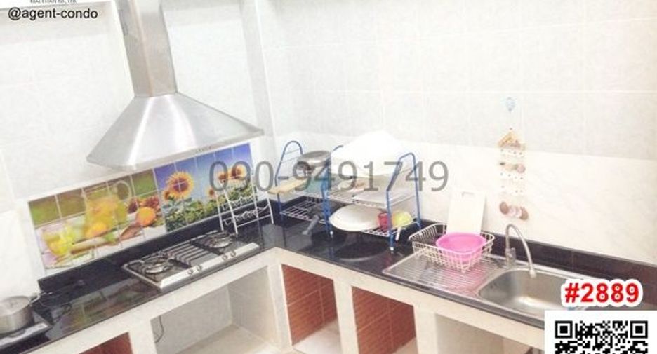 For rent 3 bedrooms townhouse in Chatuchak, Bangkok