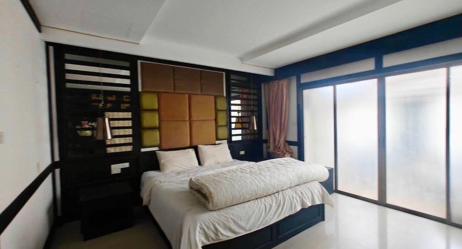 For sale 7 bed retail Space in Pratumnak, Pattaya