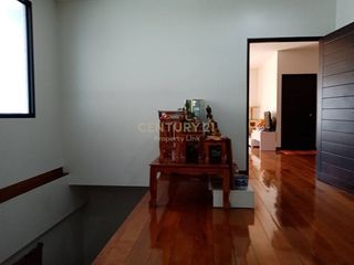For sale 3 bedrooms house in Khlong Toei, Bangkok