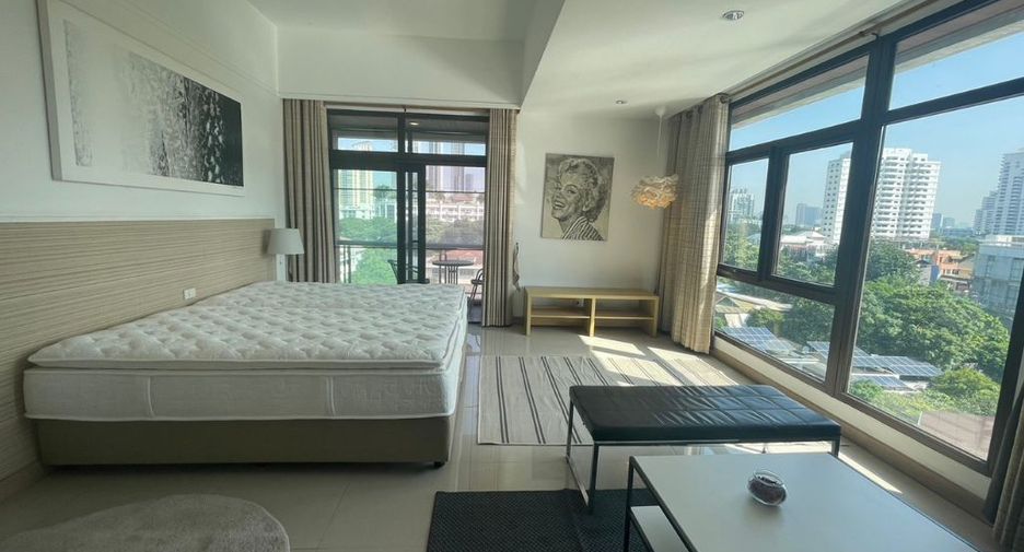 For rent 4 bedrooms condo in Watthana, Bangkok