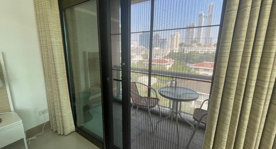 For rent 4 bedrooms condo in Watthana, Bangkok