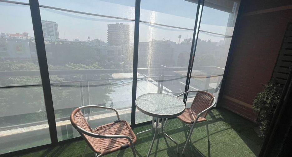 For rent 4 bedrooms condo in Watthana, Bangkok