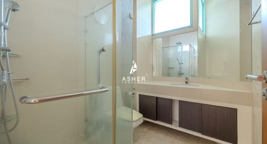 Condo en venta de 4 habitaciones en Bang Kho Laem, Bangkok