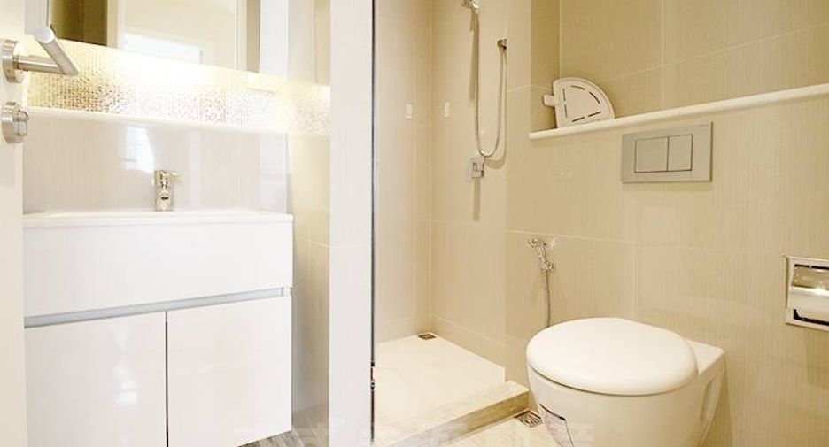 Condo en alquiler y en venta de 2 habitaciones en Watthana, Bangkok