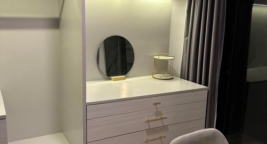 For rent and for sale 1 bed condo in Sathon, Bangkok