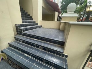 For sale 4 bedrooms townhouse in Watthana, Bangkok