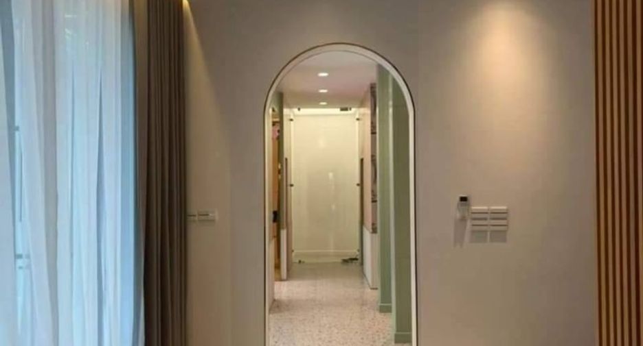 For rent 7 bedrooms house in Din Daeng, Bangkok