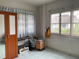 For sale 4 Beds townhouse in Lam Luk Ka, Pathum Thani