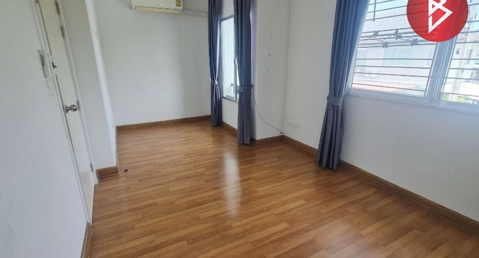 For sale 3 bed townhouse in Si Racha, Chonburi