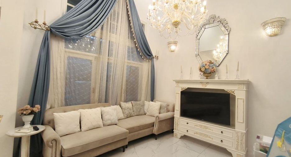 For rent and for sale 4 bedrooms townhouse in Lat Phrao, Bangkok