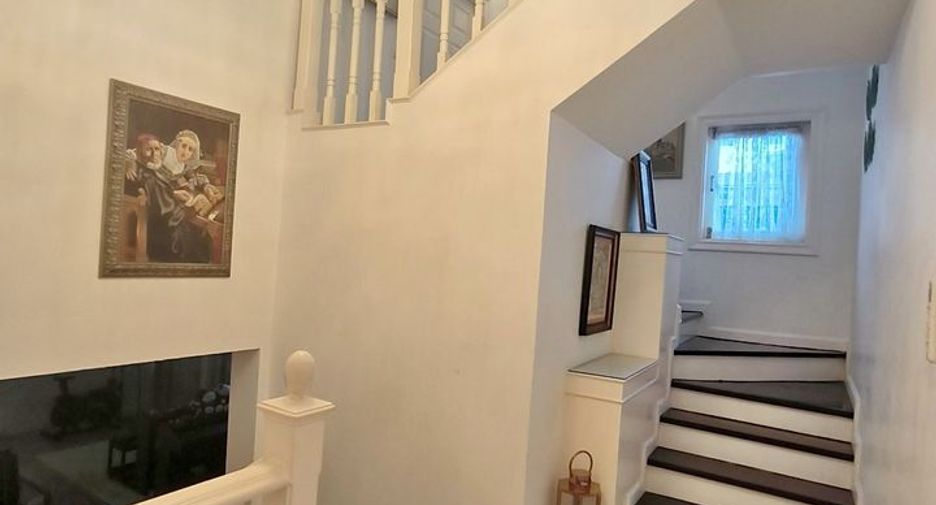 For rent and for sale 4 bedrooms townhouse in Lat Phrao, Bangkok