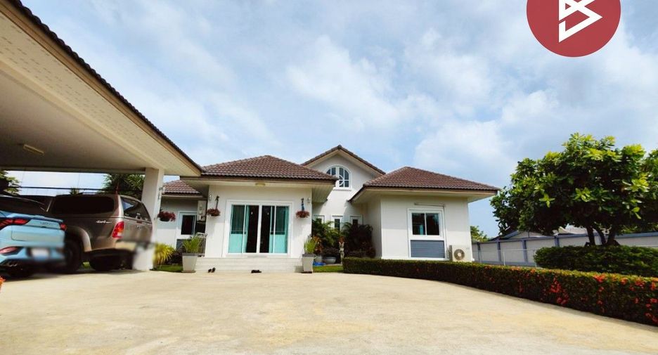 For sale 5 bed house in Mueang Nakhon Pathom, Nakhon Pathom