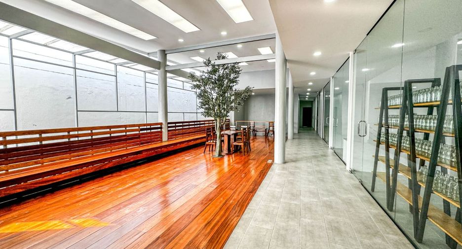For sale 3 bedrooms retail Space in Thalang, Phuket