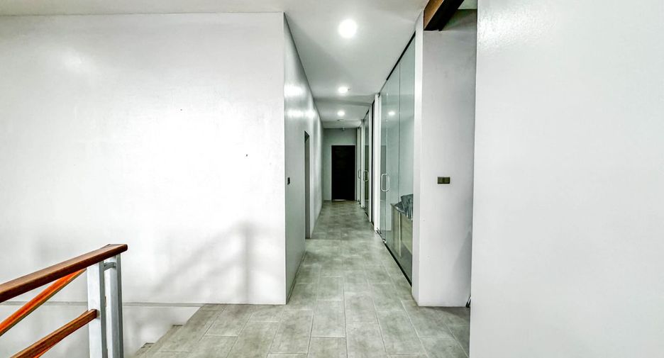 For sale 3 bedrooms retail Space in Thalang, Phuket