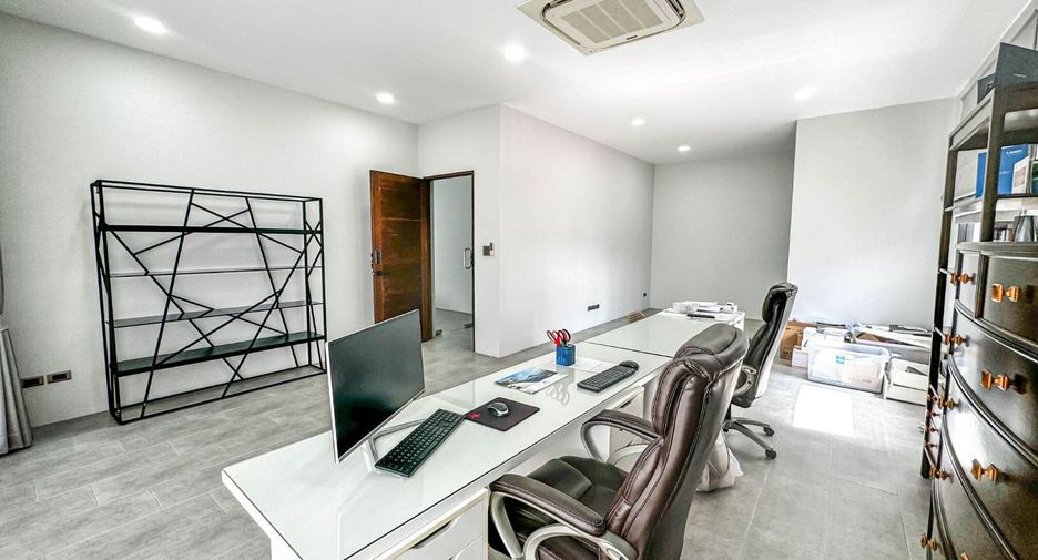 For sale 3 bedrooms retail Space in Thalang, Phuket