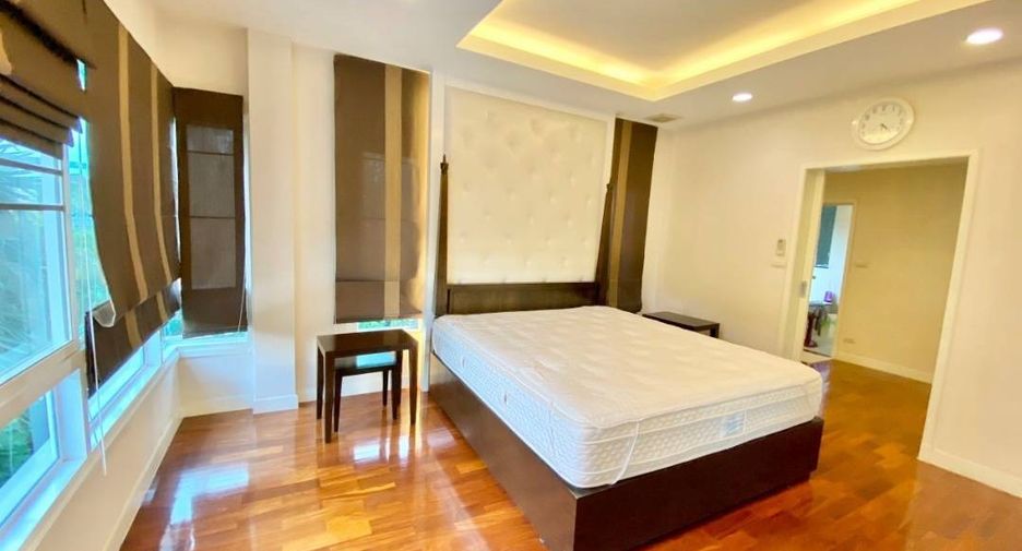 For sale 4 bed house in Khan Na Yao, Bangkok
