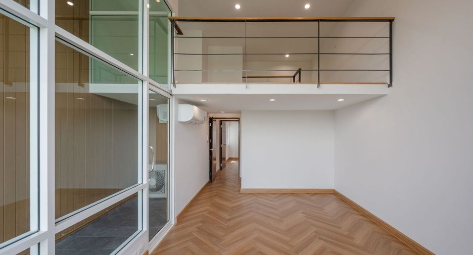 For rent and for sale office in Bang Kapi, Bangkok