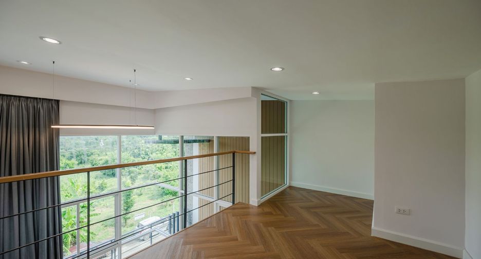 For rent and for sale office in Bang Kapi, Bangkok