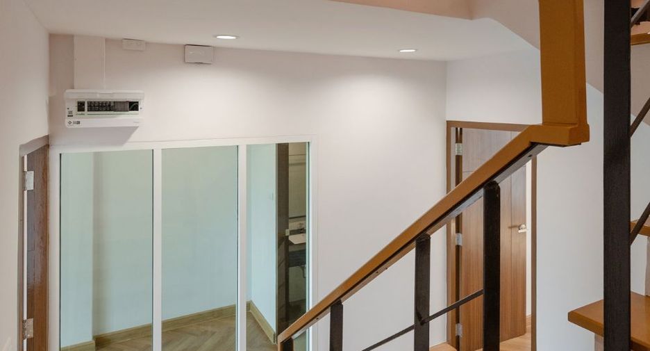 For rent and for sale office in Bang Kapi, Bangkok
