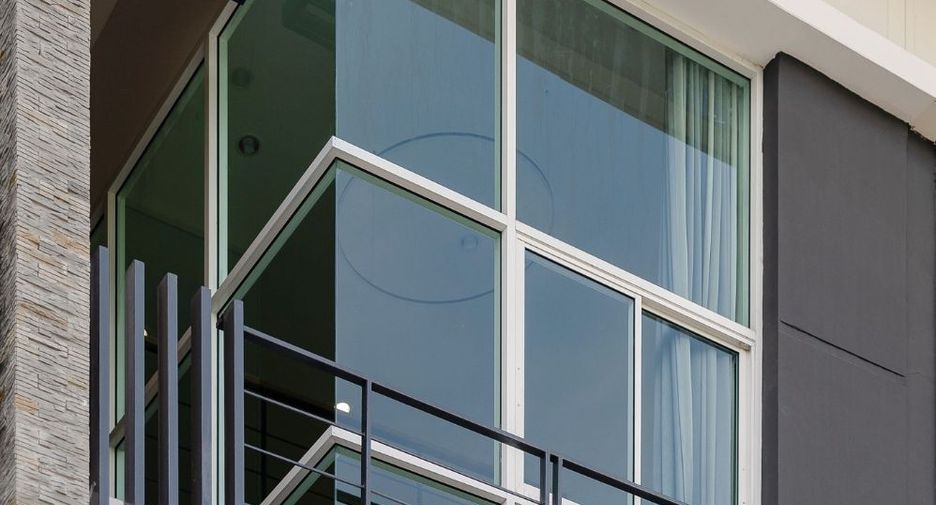 For rent and for sale office in Bang Kapi, Bangkok