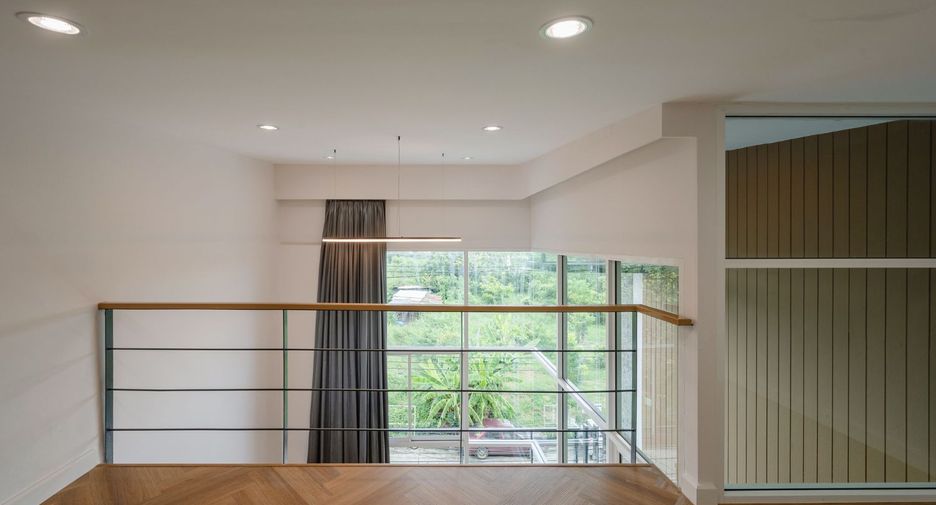 For rent and for sale office in Bang Kapi, Bangkok