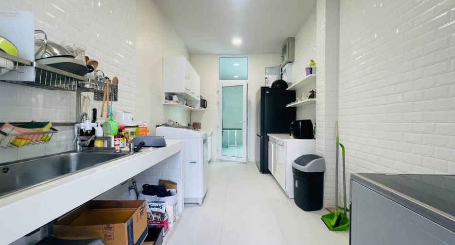 For sale 5 bedrooms house in Mueang Chiang Mai, Chiang Mai