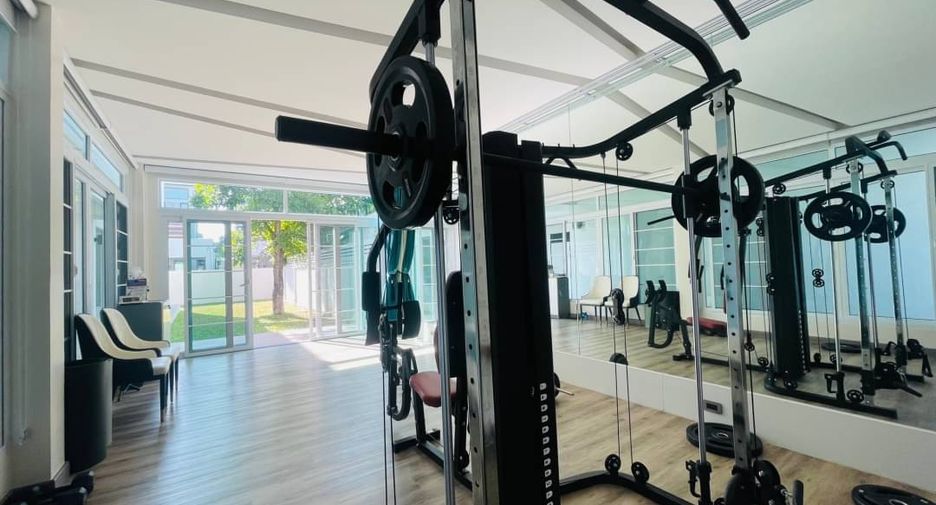 For sale 5 bedrooms house in Mueang Chiang Mai, Chiang Mai