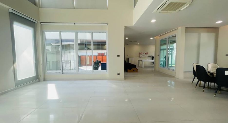For sale 5 bedrooms house in Mueang Chiang Mai, Chiang Mai