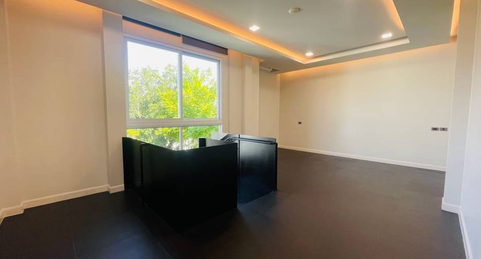 For sale 5 bedrooms house in Mueang Chiang Mai, Chiang Mai