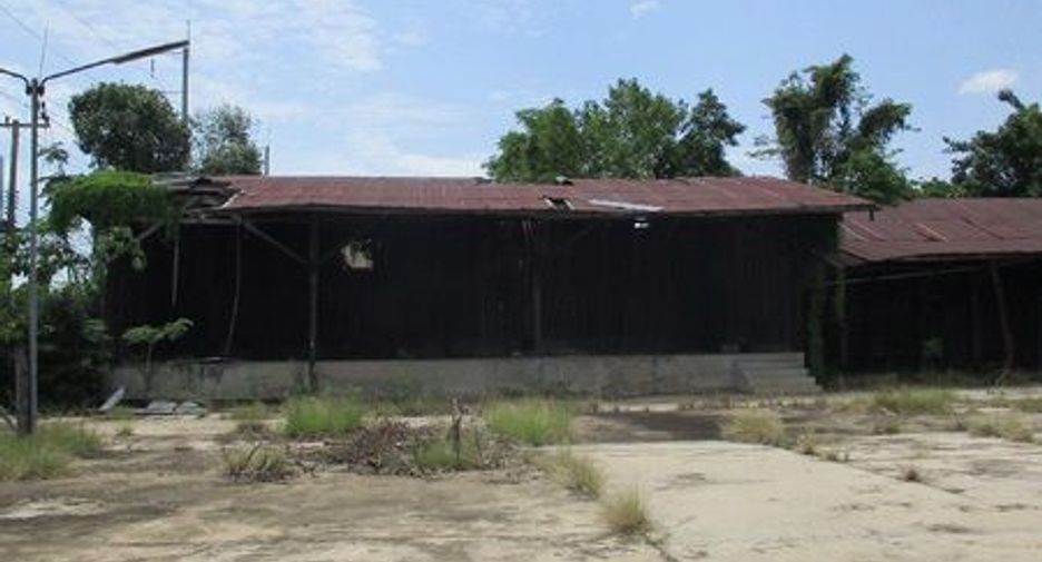 For sale warehouse in Tap Khlo, Phichit