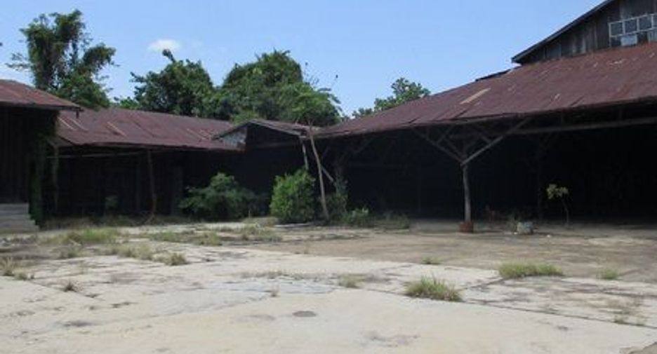 For sale warehouse in Tap Khlo, Phichit