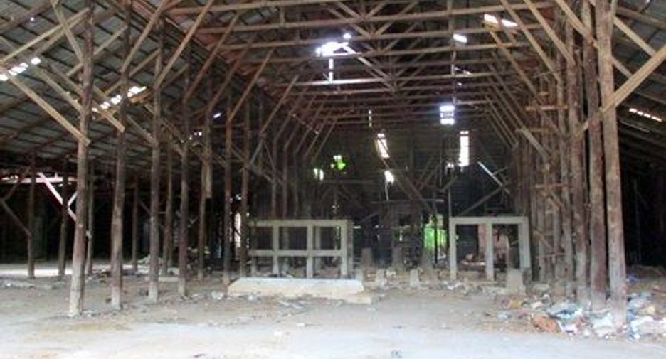For sale warehouse in Tap Khlo, Phichit