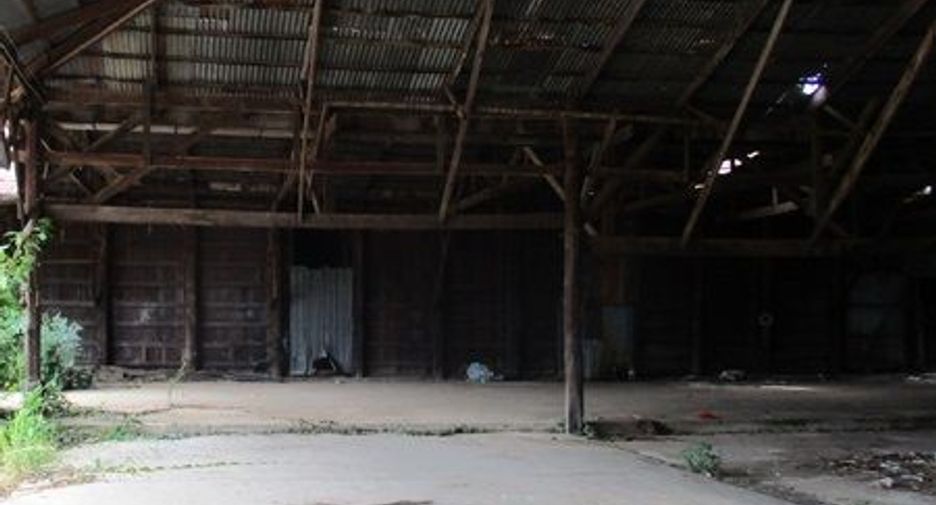 For sale warehouse in Tap Khlo, Phichit
