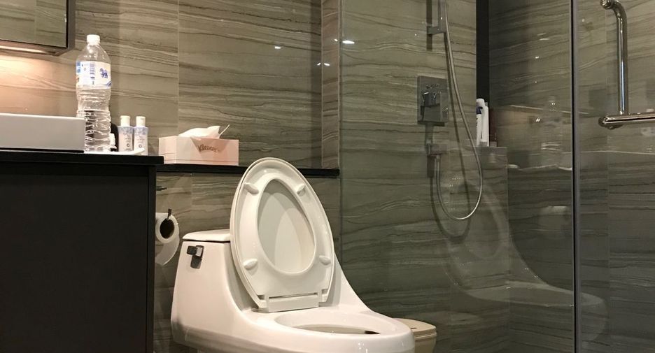 For rent and for sale 2 bedrooms condo in Pathum Wan, Bangkok