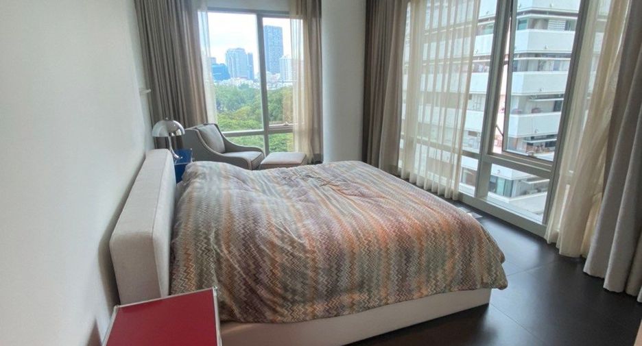 For rent 2 bedrooms condo in Pathum Wan, Bangkok