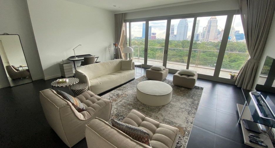 For rent 2 bedrooms condo in Pathum Wan, Bangkok